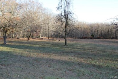 1775 Verona Dr, Pen Argyl, PA 18072 - photo 2