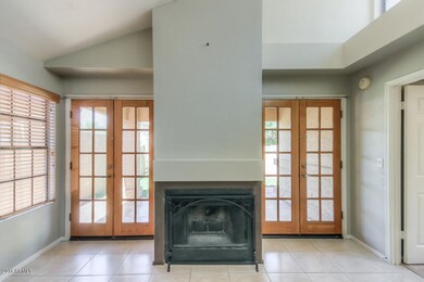 Living Room (5)