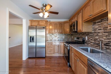 644 Longview Dr, Toms River, NJ 08753 - photo 4