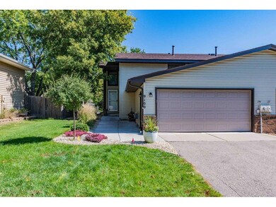 Great twin-home conveniently located in Maple Grov