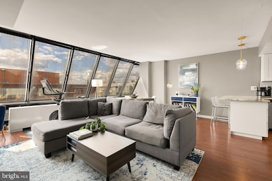 Park Princess/Logan Park unit 1012, Washington, DC 20005 - photo 2