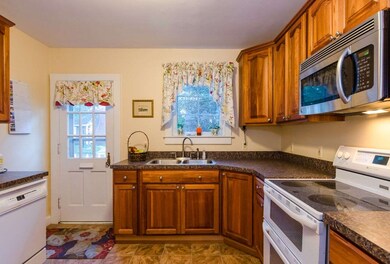 2 Hillcrest Cir, Nashua, NH 03064 - photo 6