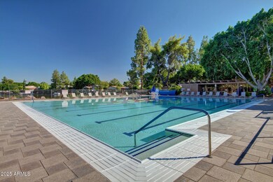 THE LAKES YEAR-ROUND SWIMMING