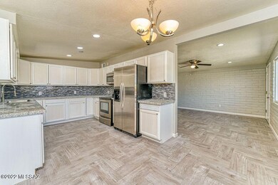 438 E Lester St, Tucson, AZ 85705 - photo 5