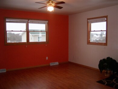 107 Taylor Ct, Potosi, WI 53820 - photo 7