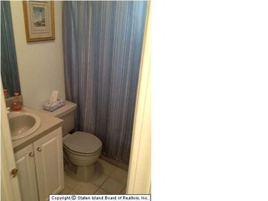 135 Cheshire Place, Staten Island, NY 10301 - photo 7