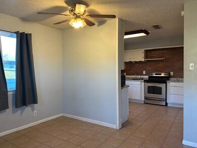713 N Avenue A, Springtown, TX 76082 - photo 2