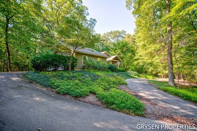 1-web-or-mls-1568-hawthorne-hills-dr-se