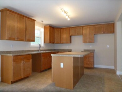 16 Mayhew Rd, MerriMacK, NH 03054 - photo 3