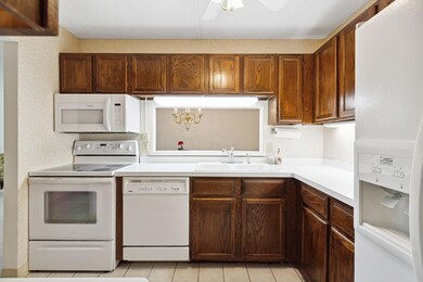 10531 Cedar Lake Rd unit 418, Hopkins, MN 55305 - photo 4