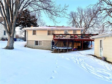 3111 E Clinton Ave, Des Moines, IA 50317 - photo 2