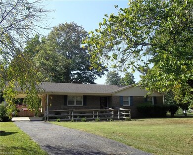 2222 Danny Bell Rd, Asheboro, NC 27205 - photo 2