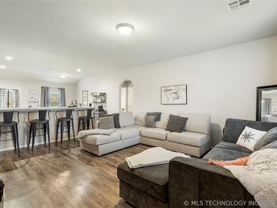 2913 E Pittsburg St, Broken Arrow, OK 74014 - photo 4