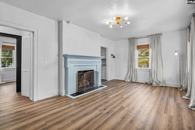 618 Hampton St, Camden, SC 29020 - photo 4