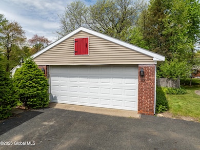 Welcome to 76 McNutt Ave in Colonie!