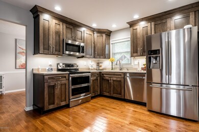 9212 Sue Helen Drive-22