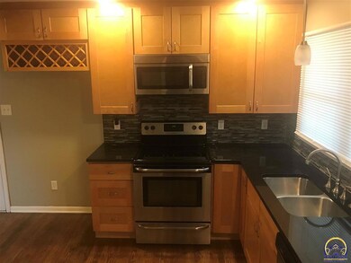 1531 SW Campbell Ave, Topeka, KS 66604 - photo 5