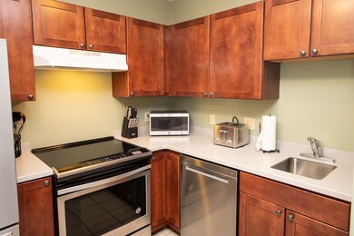 242/244 Qtr I Jackson Gore Inn, Ludlow, VT 05149 - photo 7