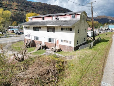 10073 E Dupont Ave, London, WV 25126 - photo 3