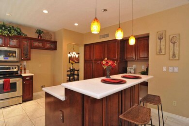 Kitchen Breakfast Bar