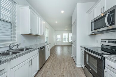 7106ChannelParkDr014