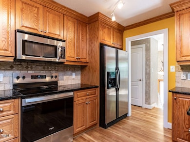 009-1280x960-kitchen