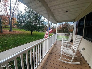 241 Edgefield Rd, Lake Ariel, PA 18436 - photo 3