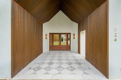 924 White Point Blvd, Charleston, SC 29412 - photo 6