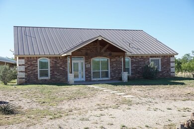 11582 Twin Lakes Ln, San Angelo, TX 76904 - photo 2
