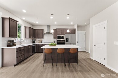 Photo's are for representational purposes only. Colors and finishes may differ.