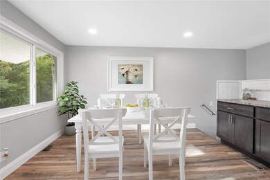 Virtual Staging - Eat-In Kitchen