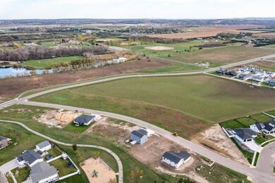 335 Kamrose Dr, Bismarck, ND 58504 - photo 4