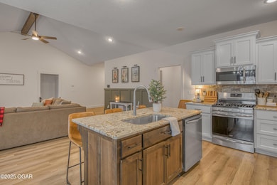 1013 Stadium Dr, Webb City, MO 64870 - photo 7