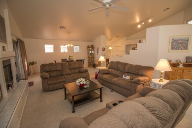 Crooked Tree Livingrm _2