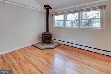 2008 Wildwood Dr, Wilmington, DE 19805 - photo 4