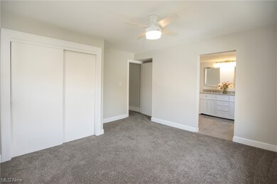 private master bedroom-ensuite bath, and ceiling fan