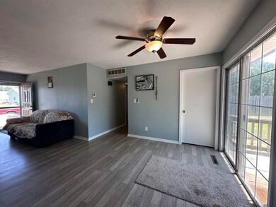 110 E 20th St, Larned, KS 67550 - photo 4