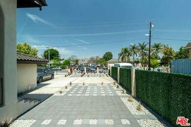 20456 Strathern St, Los Angeles, CA 91306 - photo 4