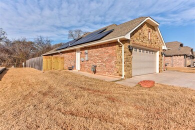 2313 Northfork Dr, Moore, OK 73160 - photo 5