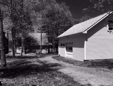 220 Dorys Rd, Dingmans Ferry, PA 18328 - photo 3