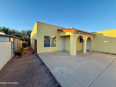 2921 W Saint Tropaz Ave unit 1, Tucson, AZ 85713 - photo 2