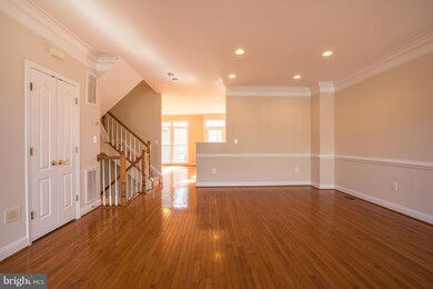 9977 Cyrandall Dr, Oakton, VA 22124 - photo 5