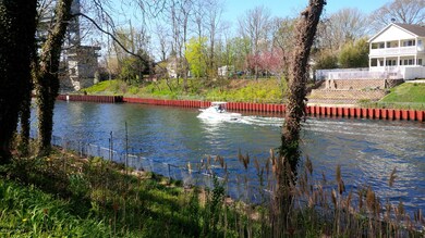 Canal Opposite