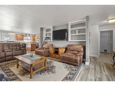 201 NW Howard Ln, Dallas, OR 97338 - photo 5