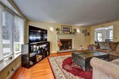 165 Glen Hills Dr, Cranston, RI 02920 - photo 4