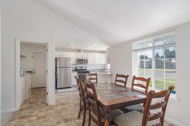 1060 SW Kokanee Ln-010
