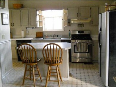 New Stainless Appliances, Updated Kitchen