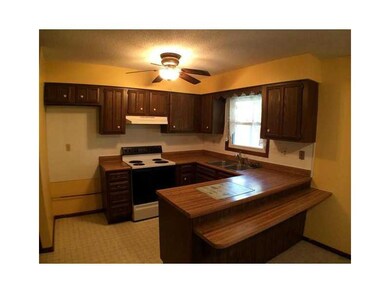 213 W Charter Dr, Muncie, IN 47303 - photo 2