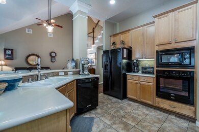 14207 Altair Dr, Tomball, TX 77375 - photo 4