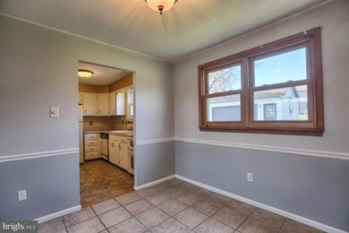 898 Center St, Mount Joy, PA 17552 - photo 6